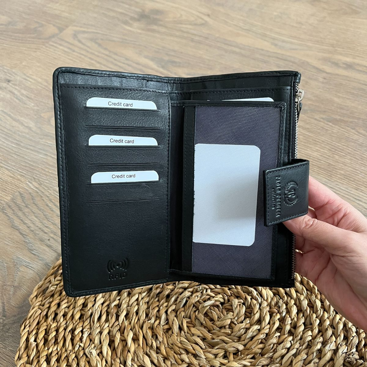 Dámska kožená peňaženka čierna DESIRE