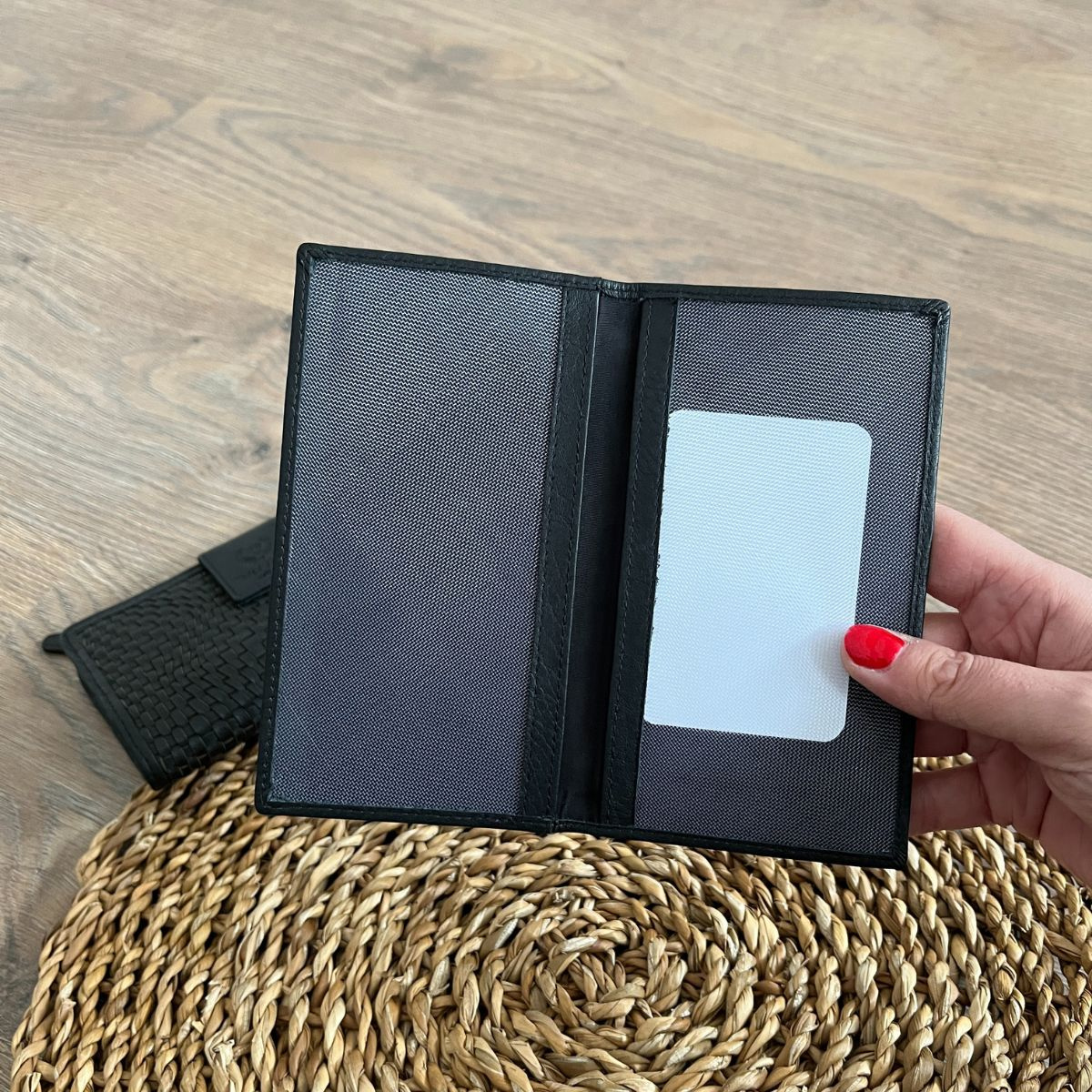 Dámska kožená peňaženka čierna DESIRE