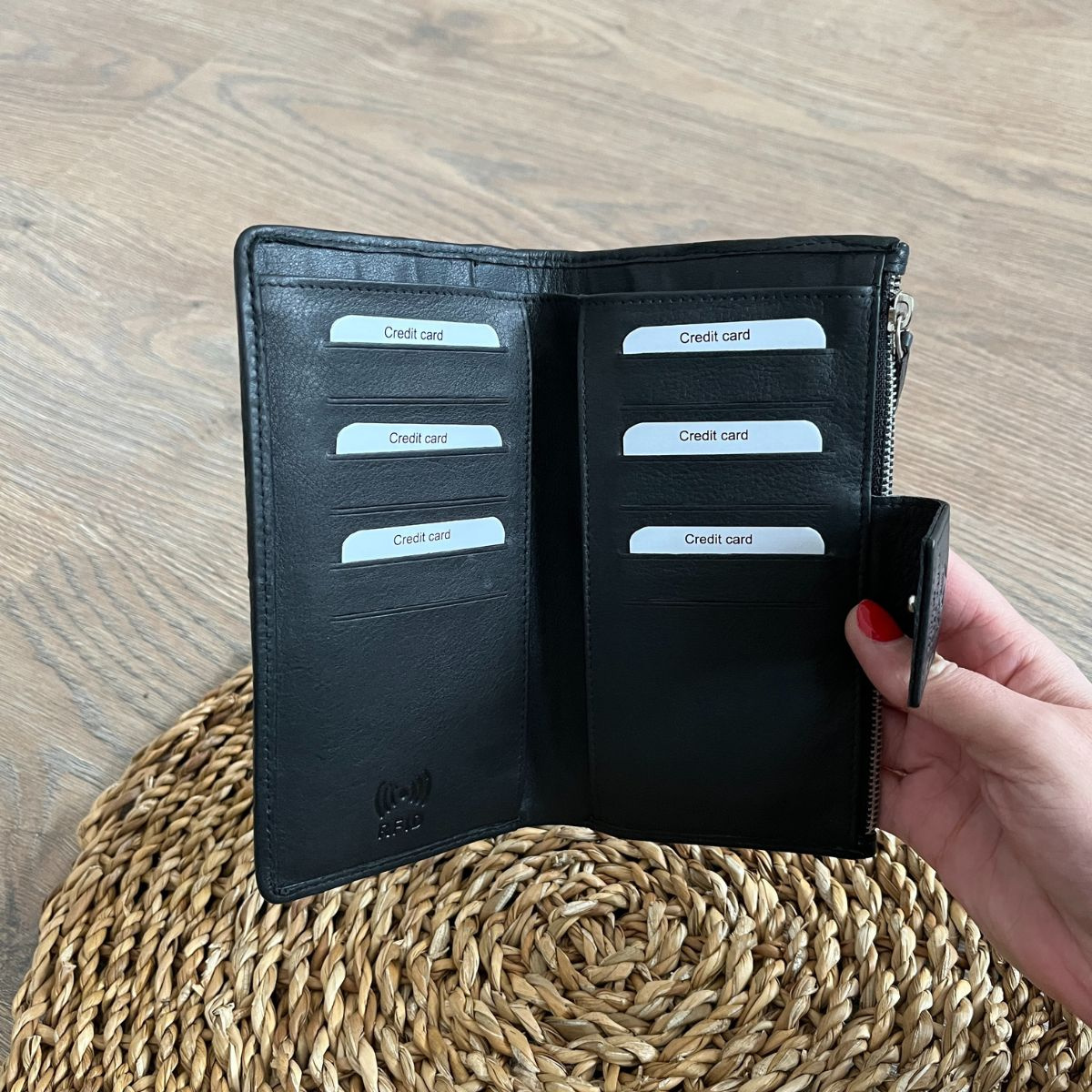 Dámska kožená peňaženka čierna DESIRE