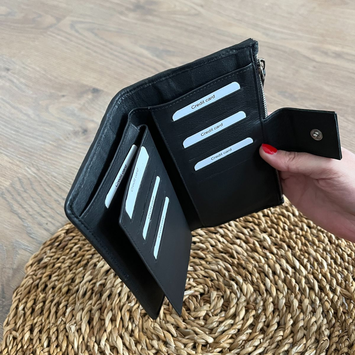 Dámska kožená peňaženka čierna DESIRE