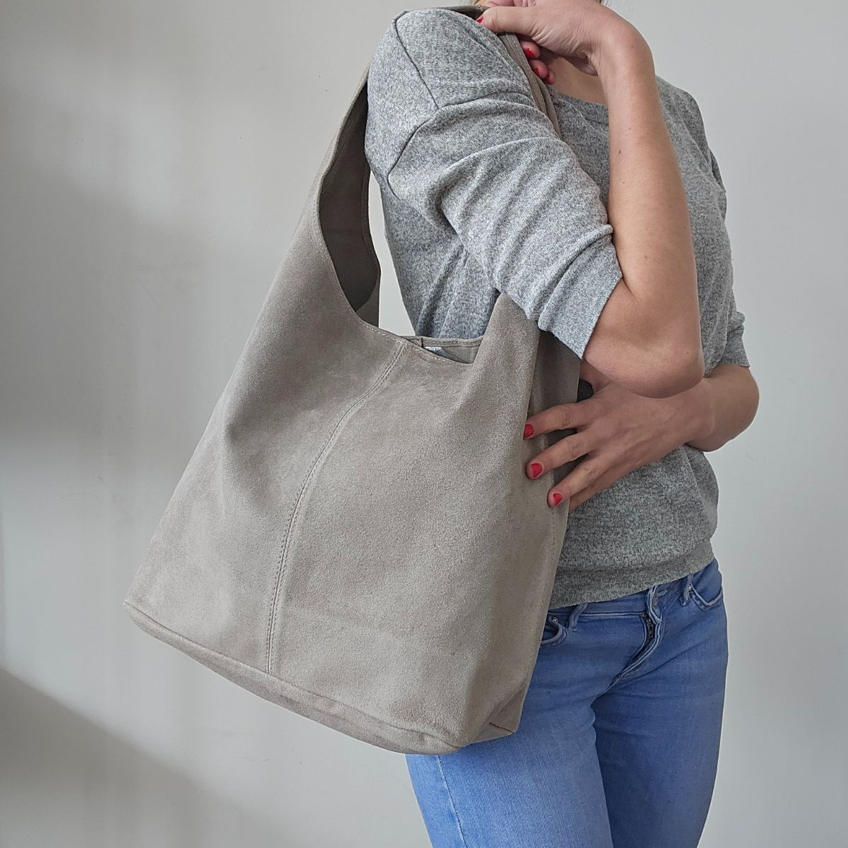 Veľká shopper dámska semišová kabelka na rameno taupe (sivohnedá)