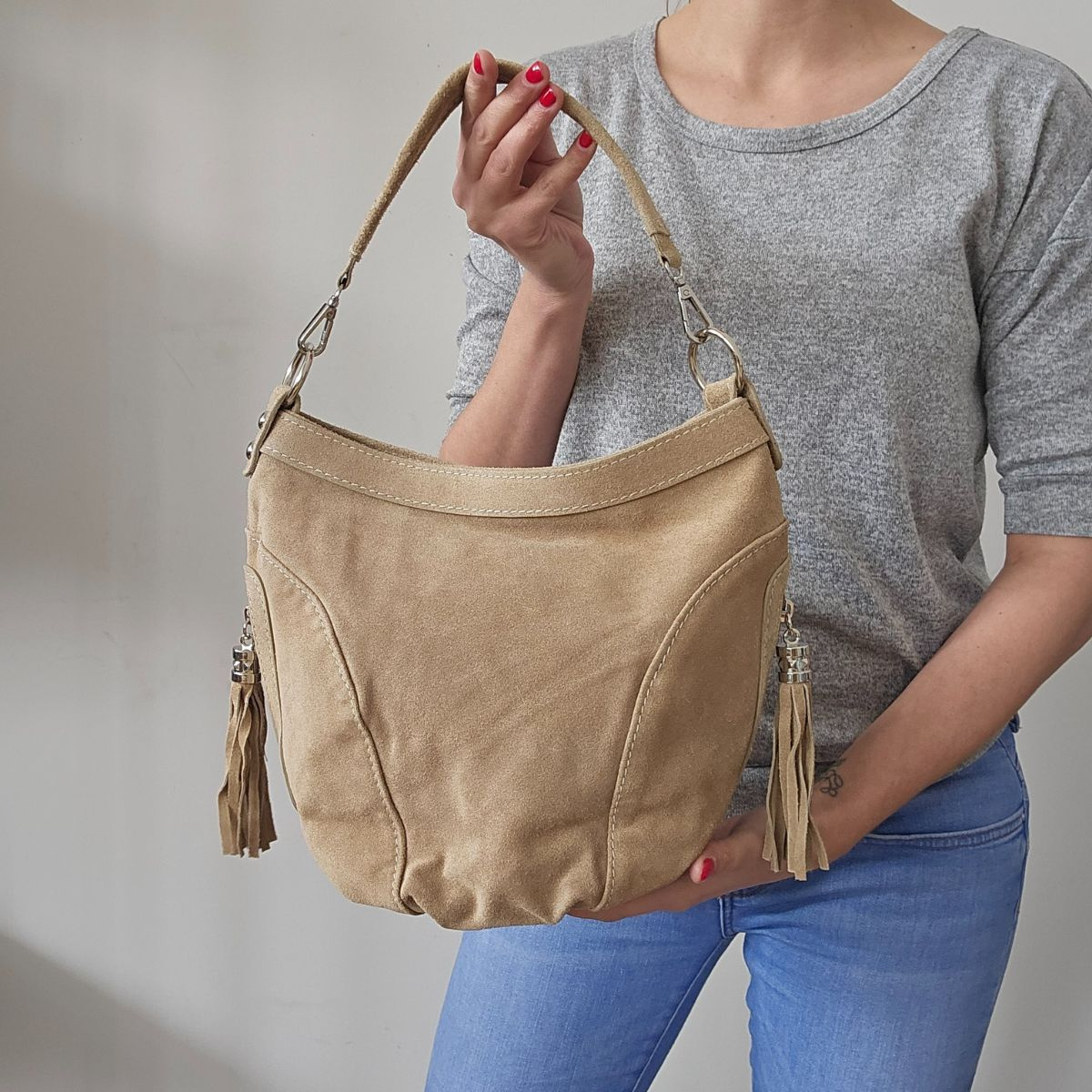 Dámska semišová kabelka na rameno béžová, crossbody