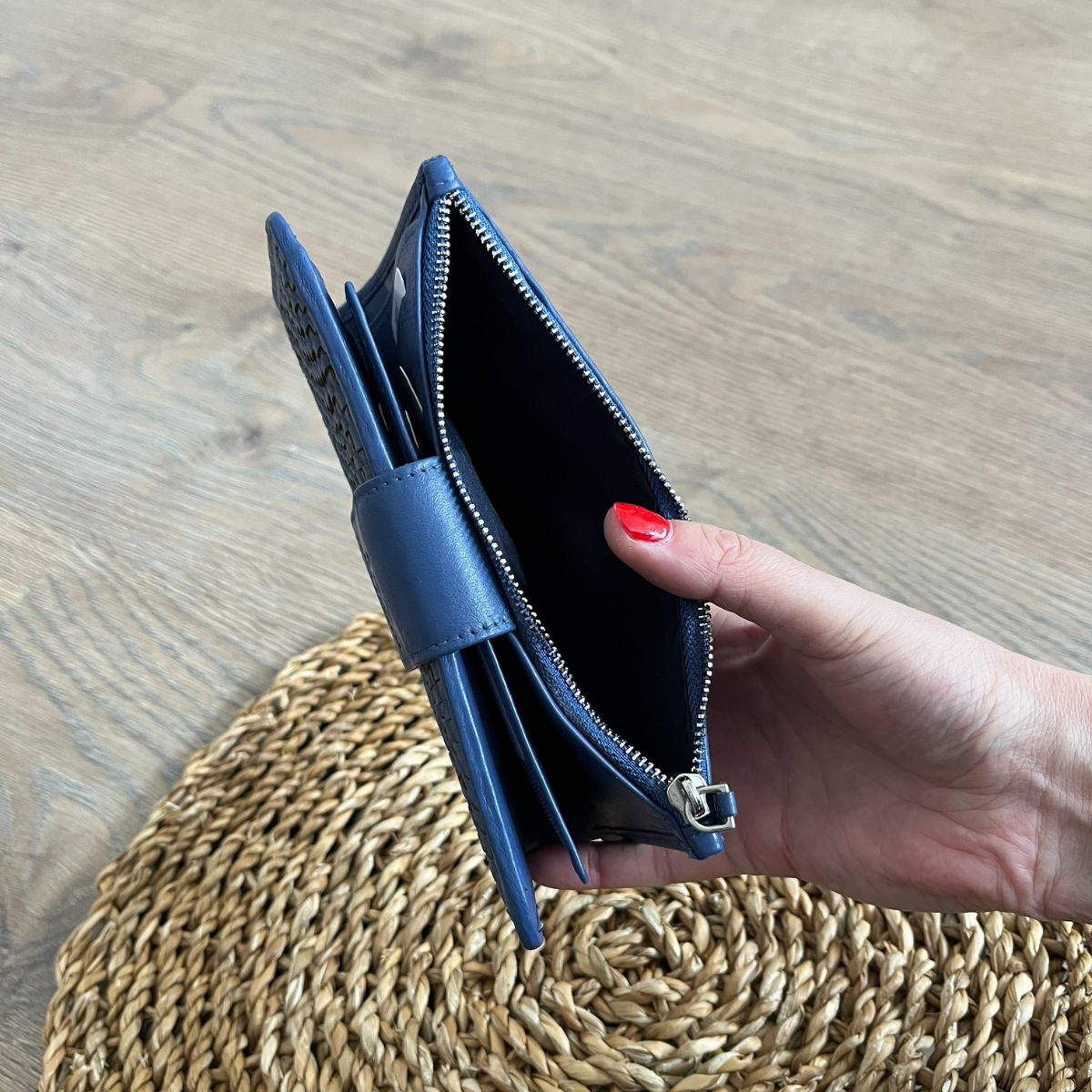 Dámska kožená peňaženka tmavomodrá DESIRE