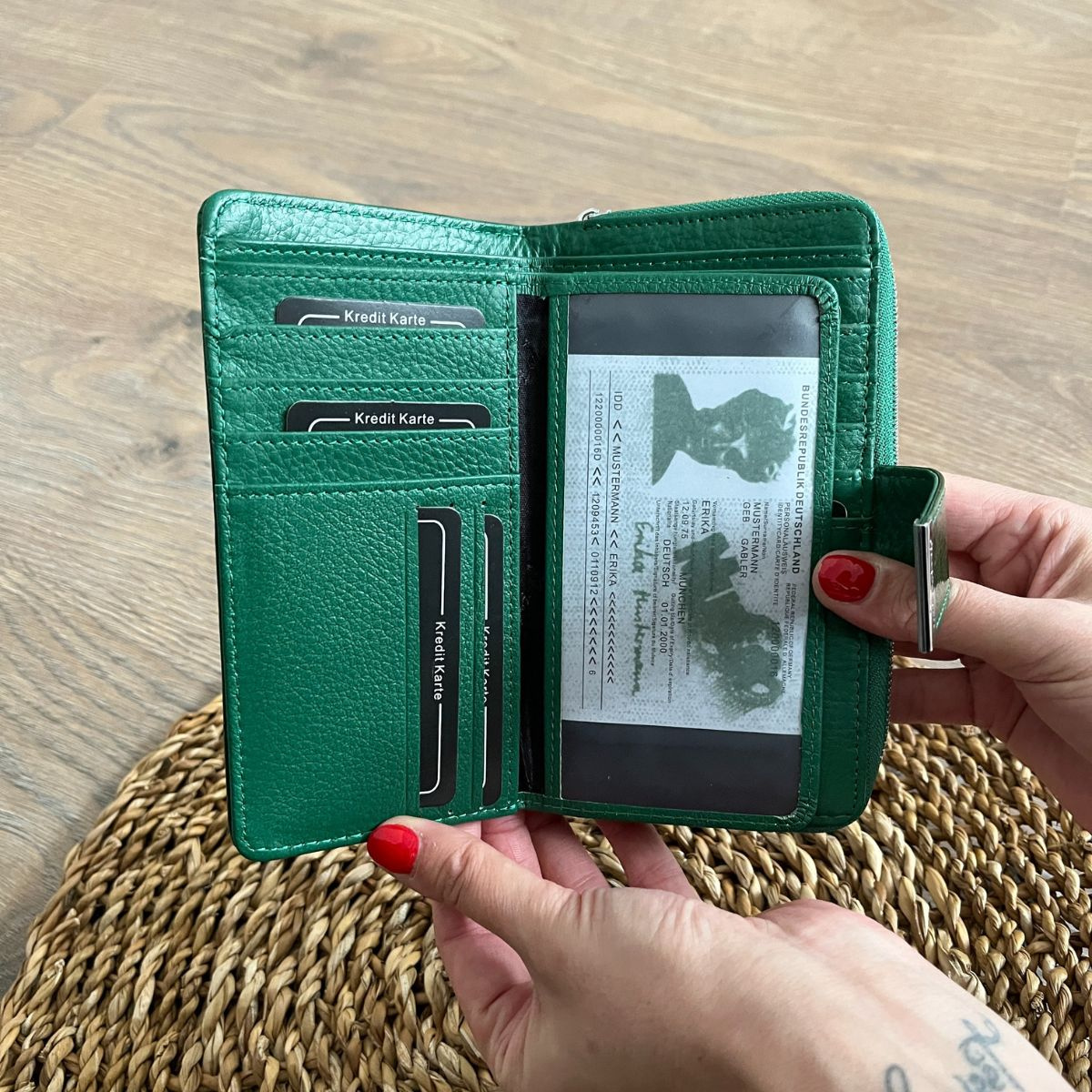 Dámska kožená peňaženka zelená RAVENNA