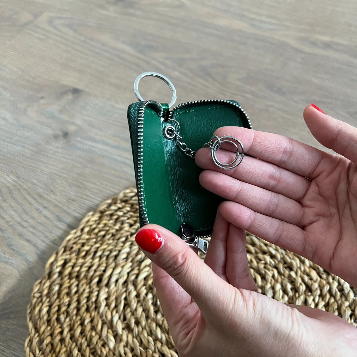 Dámske kožené puzdro na kľúče zelené NOX