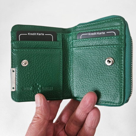 Malá dámska kožená peňaženka zelená SCARLETT