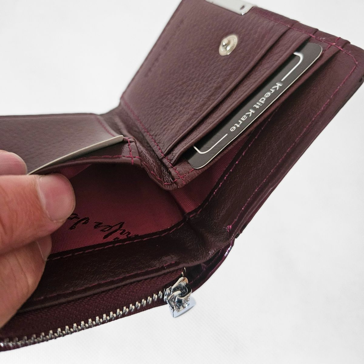 Malá dámska kožená peňaženka fialová SCARLETT