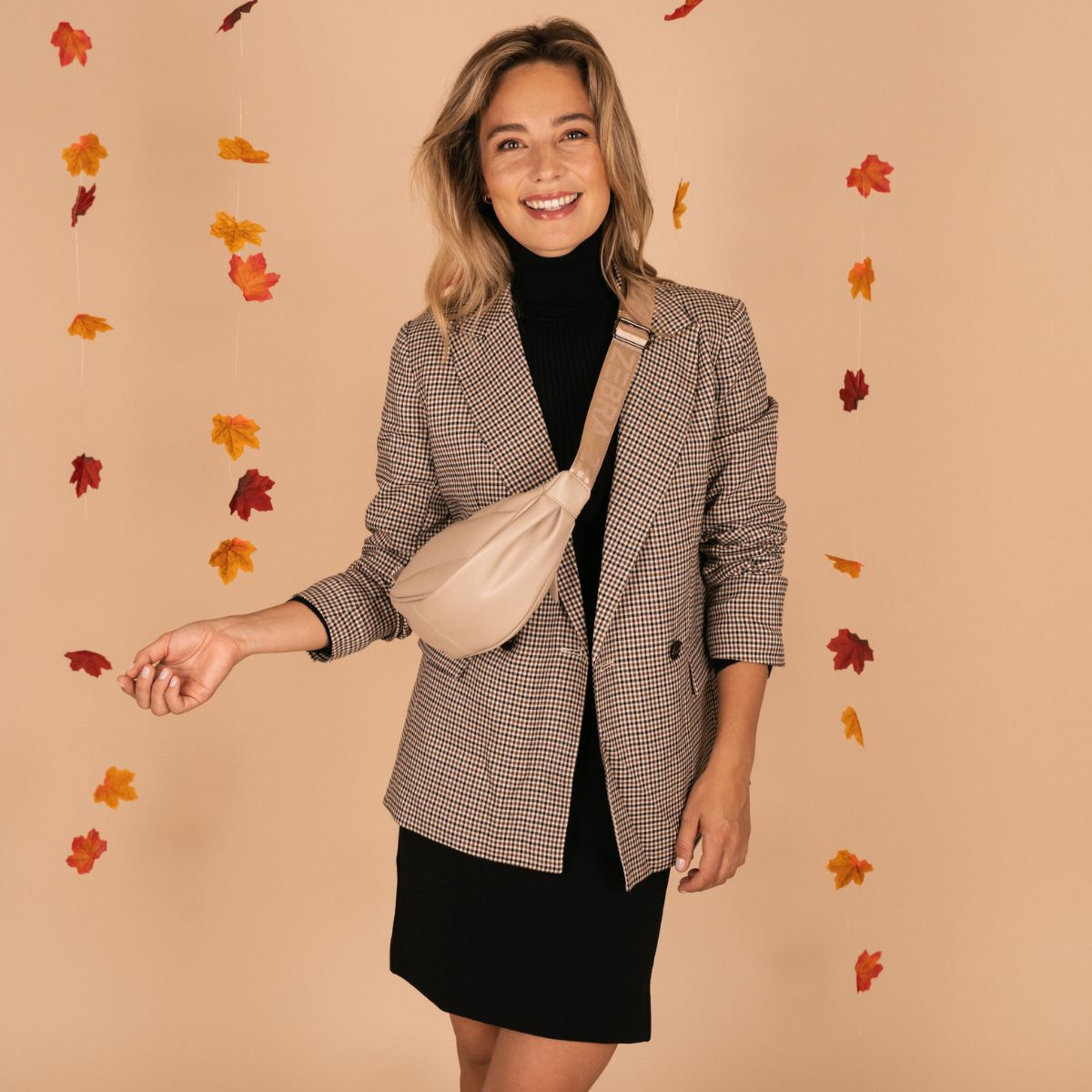 Dámska crossbody kabelka svetlá taupe LARA