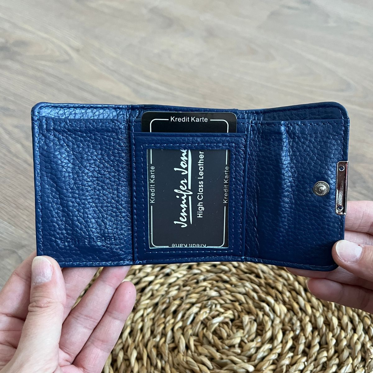 Malá dámska kožená peňaženka modrá VIVIENNE