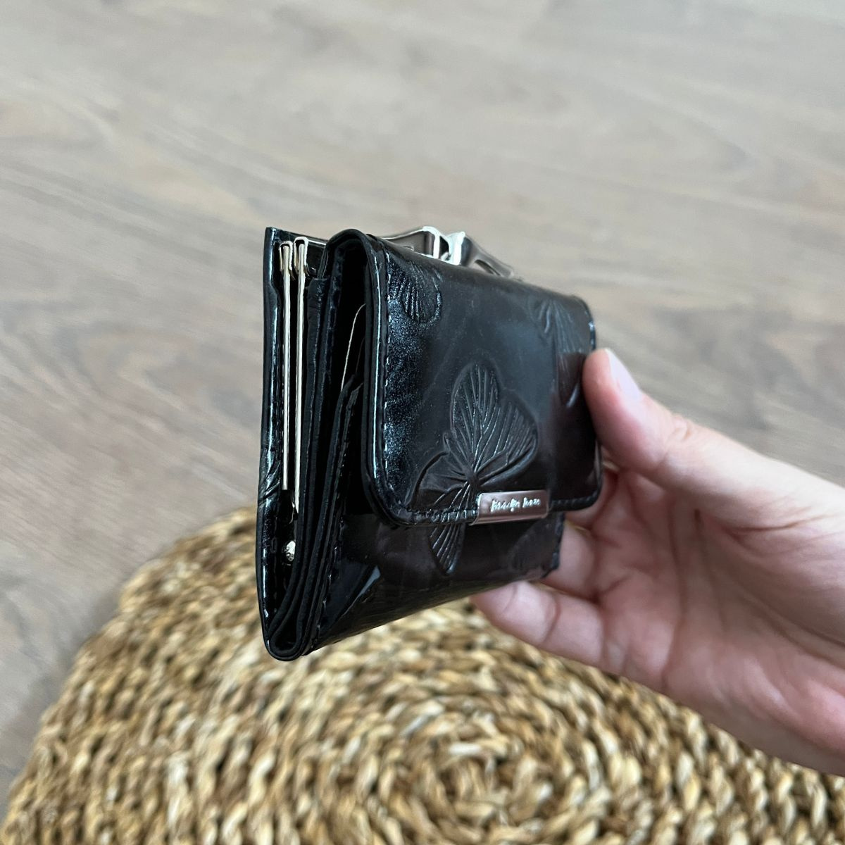 Malá dámska kožená peňaženka čierna VIVIENNE