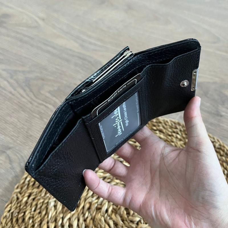 Malá dámska kožená peňaženka čierna VIVIENNE