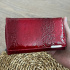 Dámska kožená peňaženka červená lakovaná so štruktúrou
