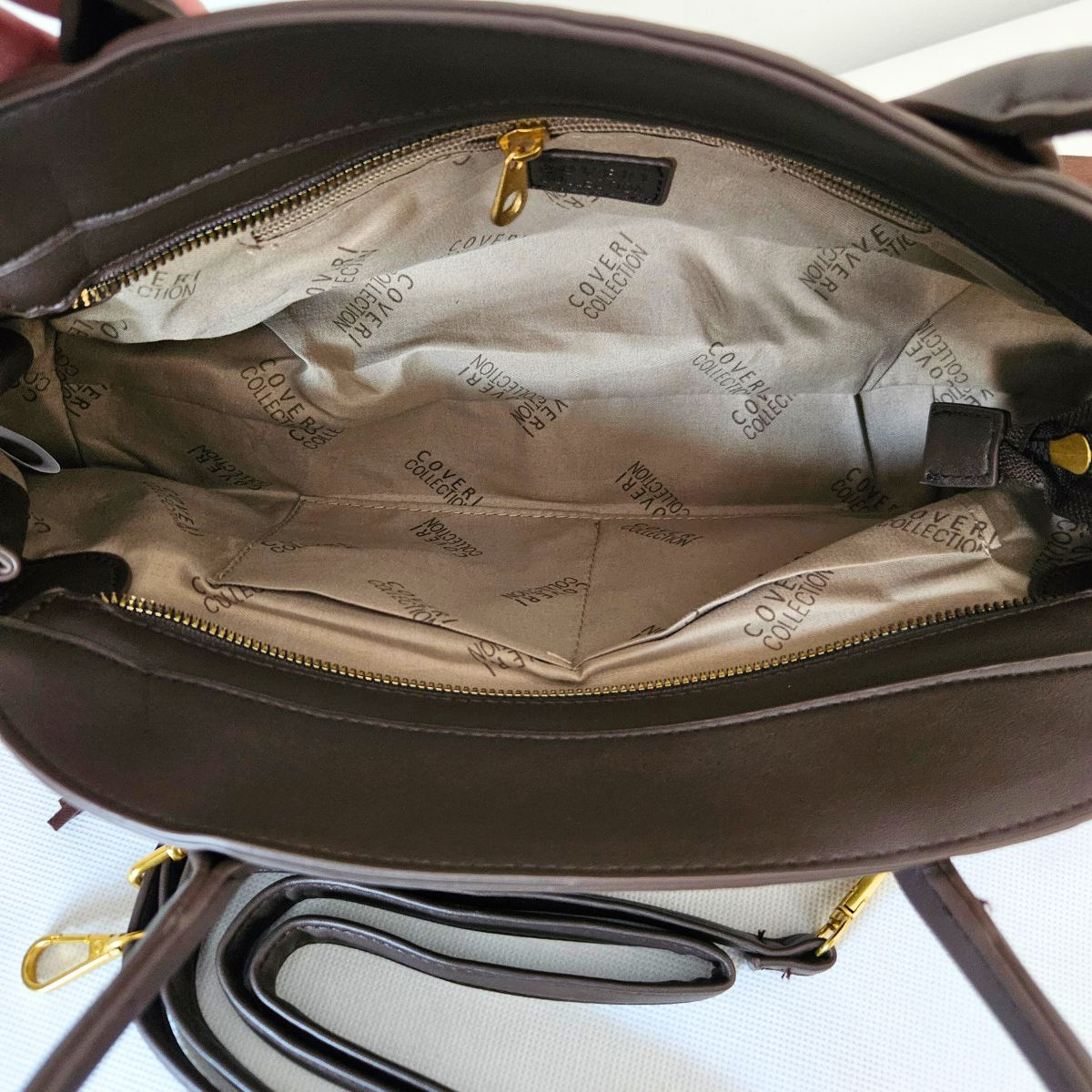 Dámska čokoládovo hnedá kabelka na rameno COVERI