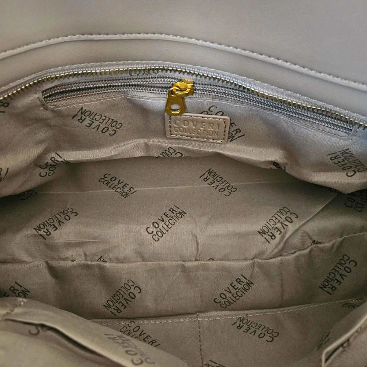 Taupe kabelka na rameno COVERI