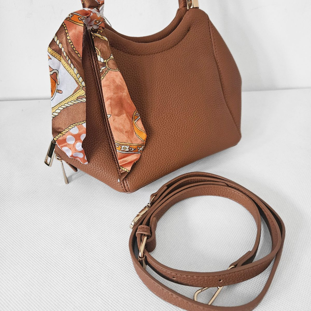 Malá hnedá kabelka do ruky MIREN