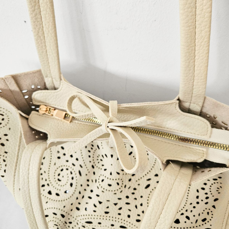 Perforovaná béžová kabelka OMEGA
