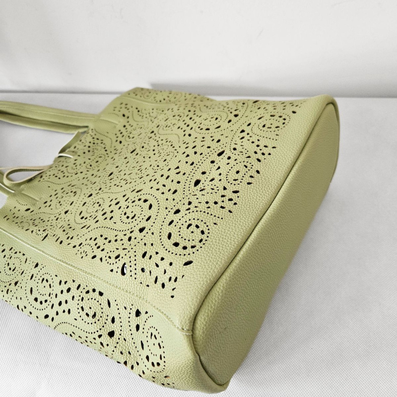 Perforovaná zelená kabelka OMEGA