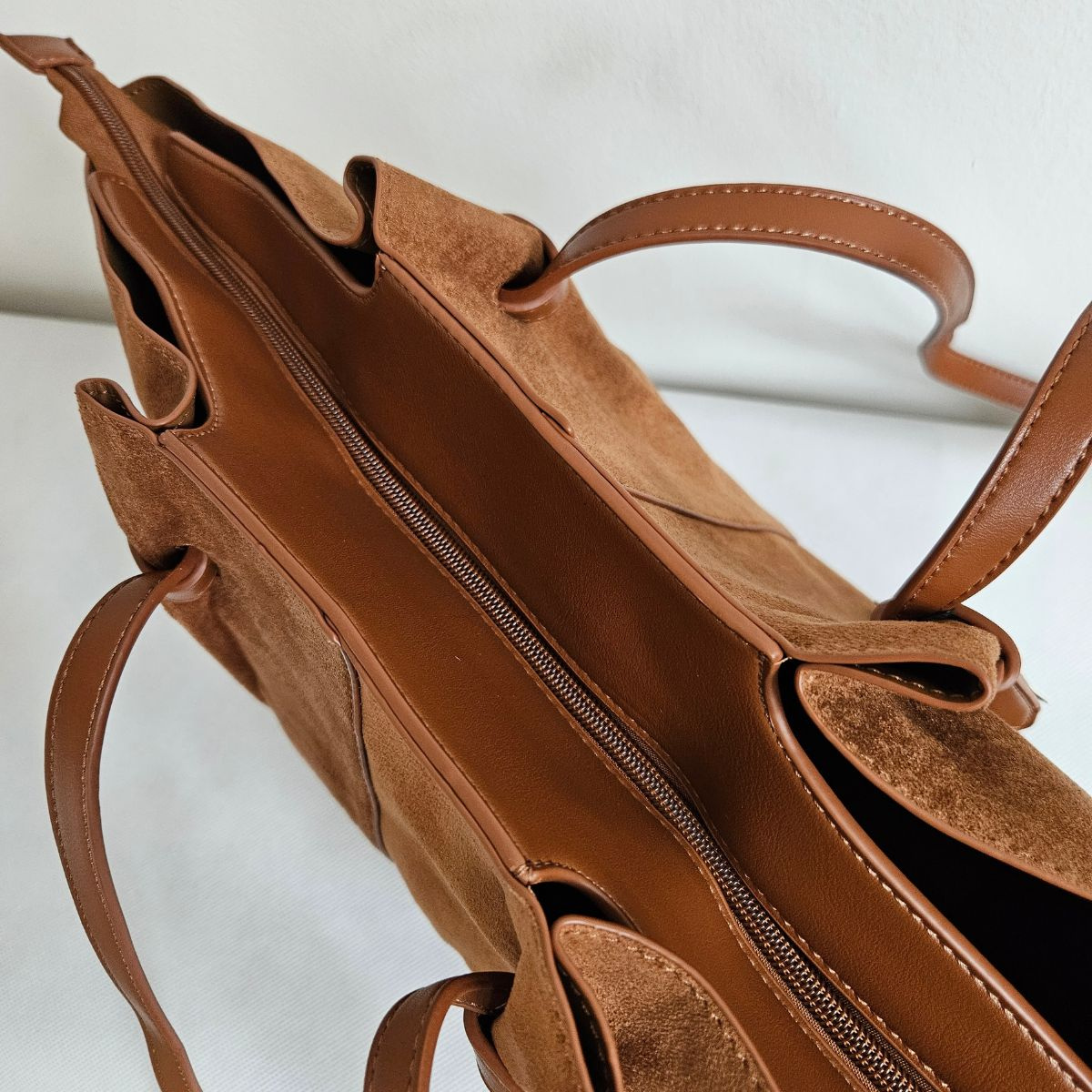 Hnedá eko-semišová kabelka na rameno MIRA - priestranná