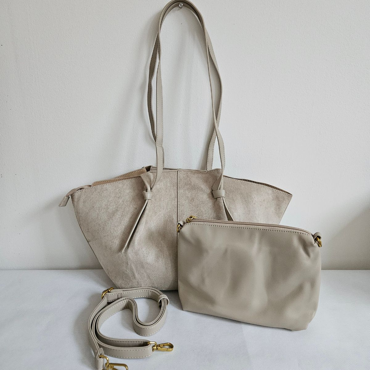 Béžová eko-semišová kabelka na rameno MIRA - priestranná