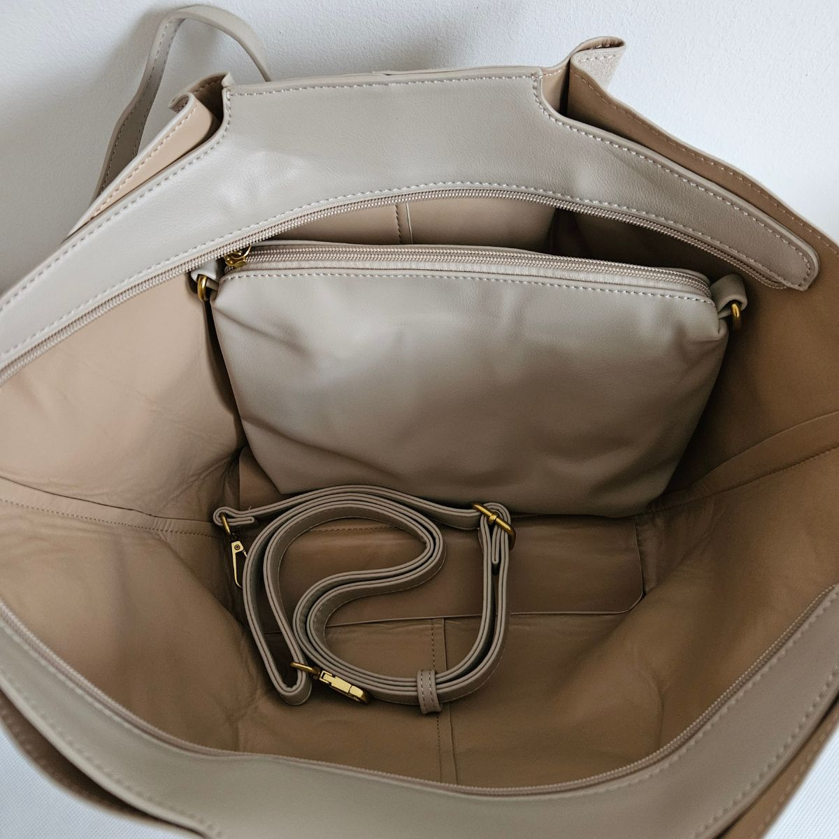 Béžová eko-semišová kabelka na rameno MIRA - priestranná