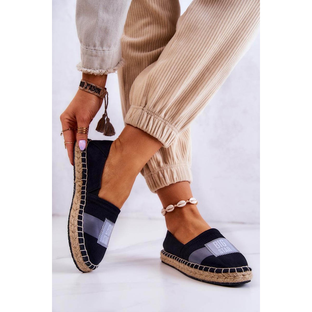 Dámska posuvná espadrilles veľká hviezda JJ274963 čierna - Čierna