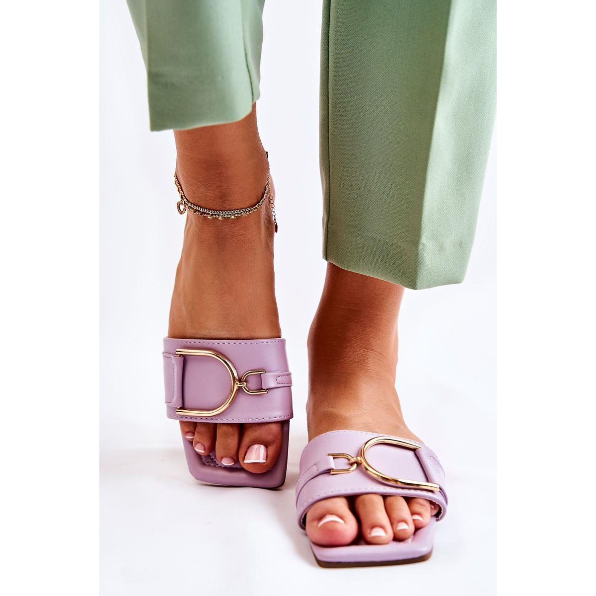 Dámska kožená klasická flip -flops s dekoráciou shilla - Odtiene fialovej