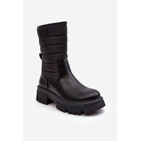 Snehové topánky izolované čiernou veľkou hviezdou MM274068