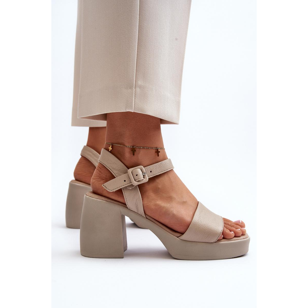 Zazoo 40386 Dámske kožené sandále na podpätku Beige - Béžová