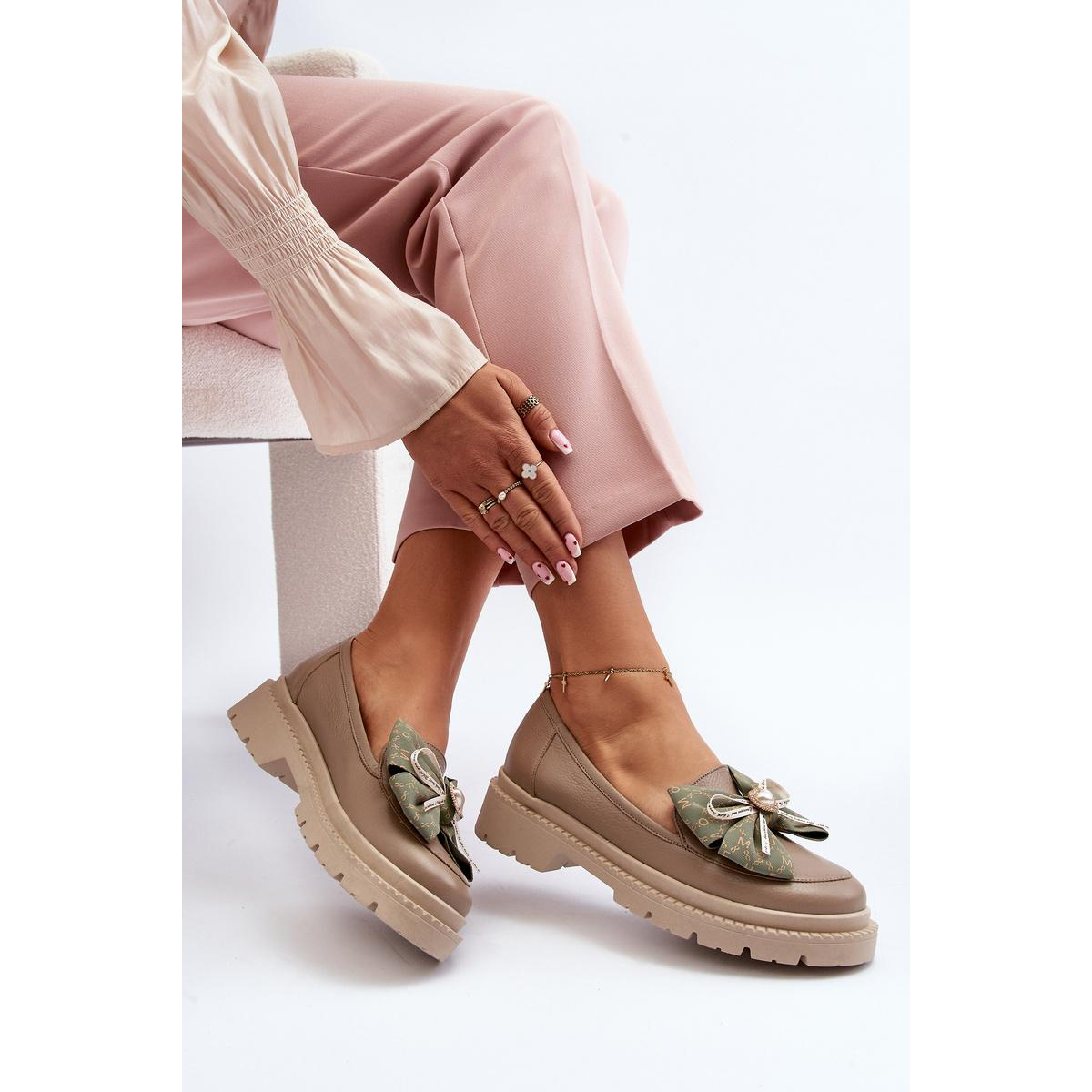 Dámske kožené mokasíny s mašľou Laura Messi 2787 Beige - Béžová