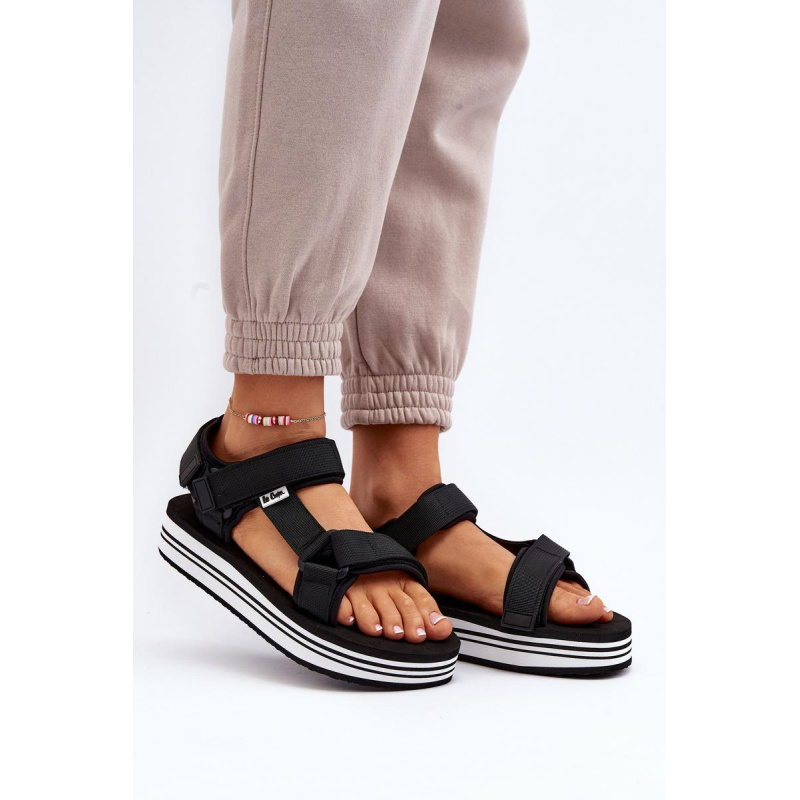 Dámske sandále na platforme Lee Cooper LCW-24-05-2753L Čierne - Čierna
