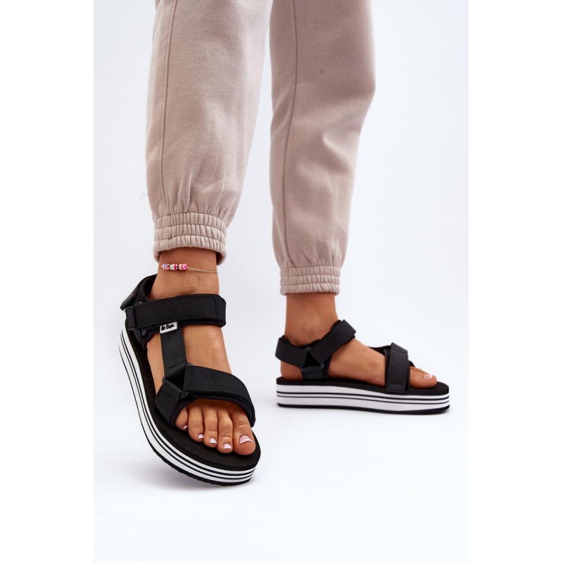Dámske sandále na platforme Lee Cooper LCW-24-05-2753L Čierne - Čierna