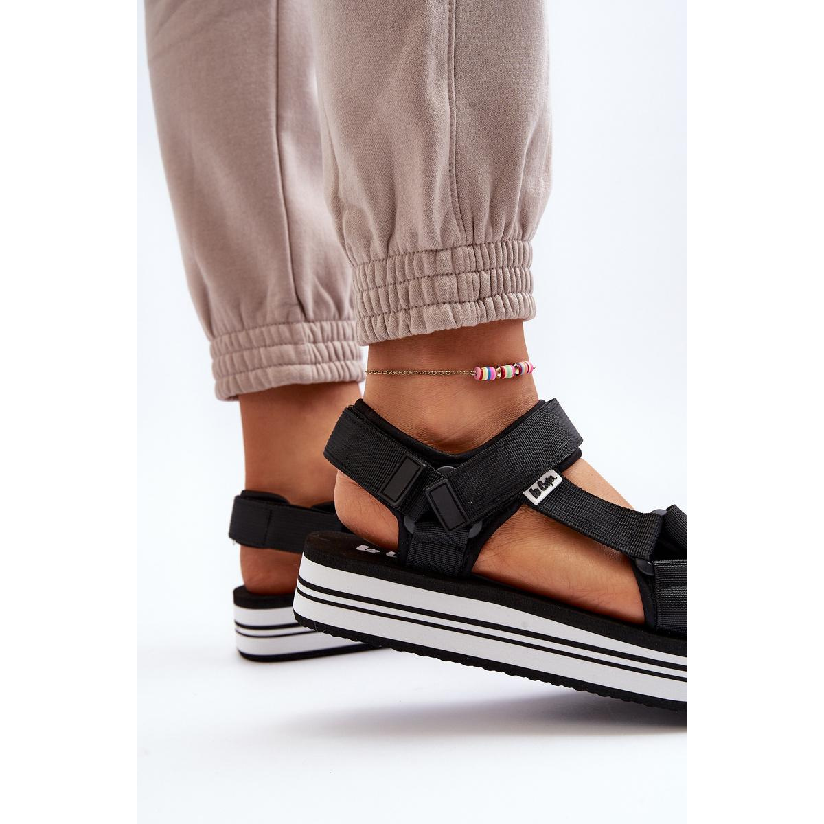 Dámske sandále na platforme Lee Cooper LCW-24-05-2753L Čierne - Čierna