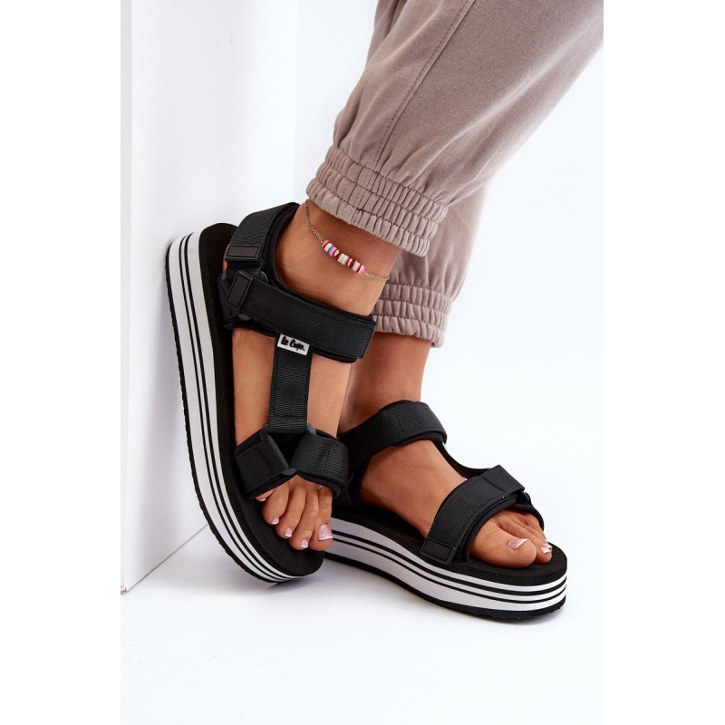 Dámske sandále na platforme Lee Cooper LCW-24-05-2753L Čierne - Čierna