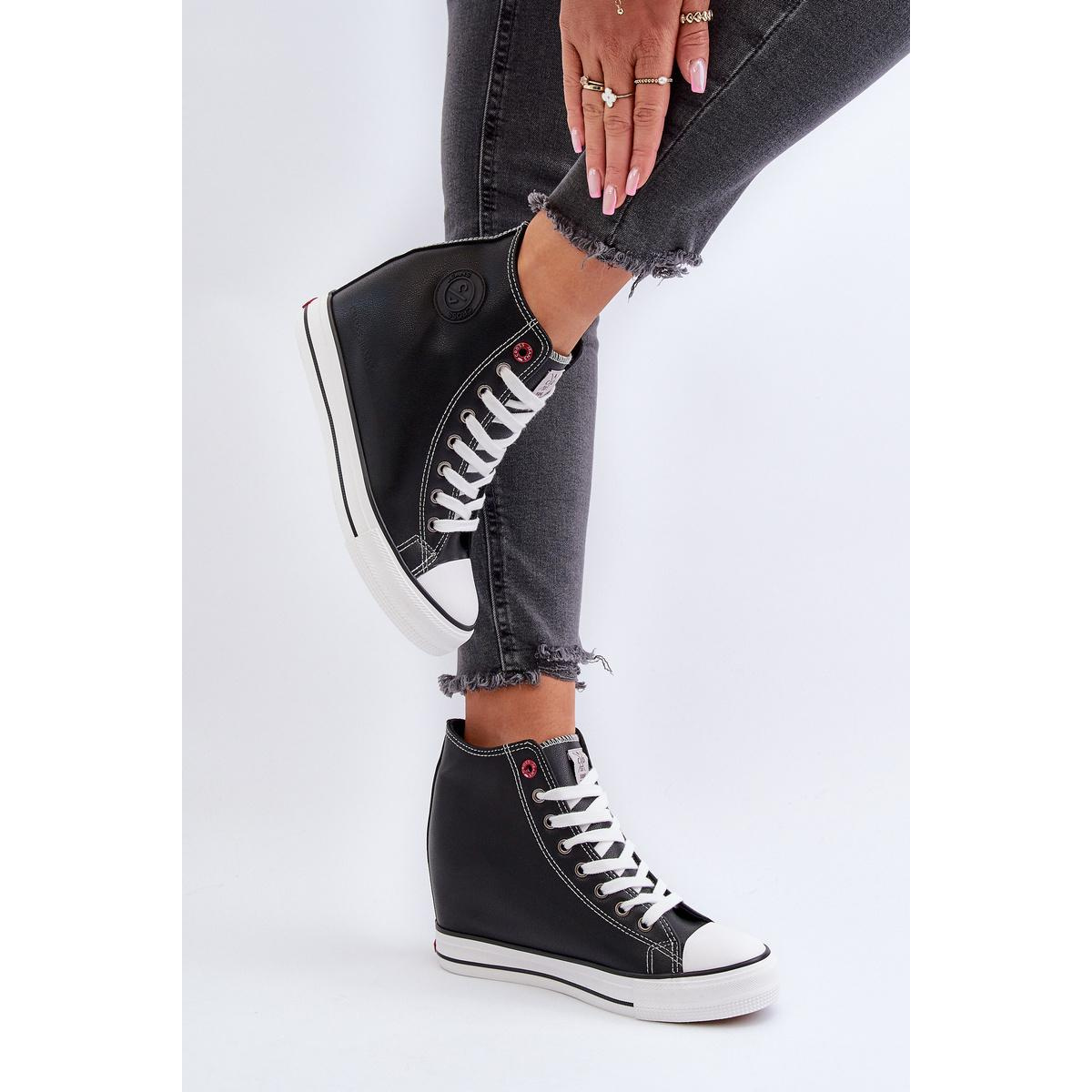 Dámske tenisky na klinu Cross Jeans NN2R4005 Čierne - Čierna
