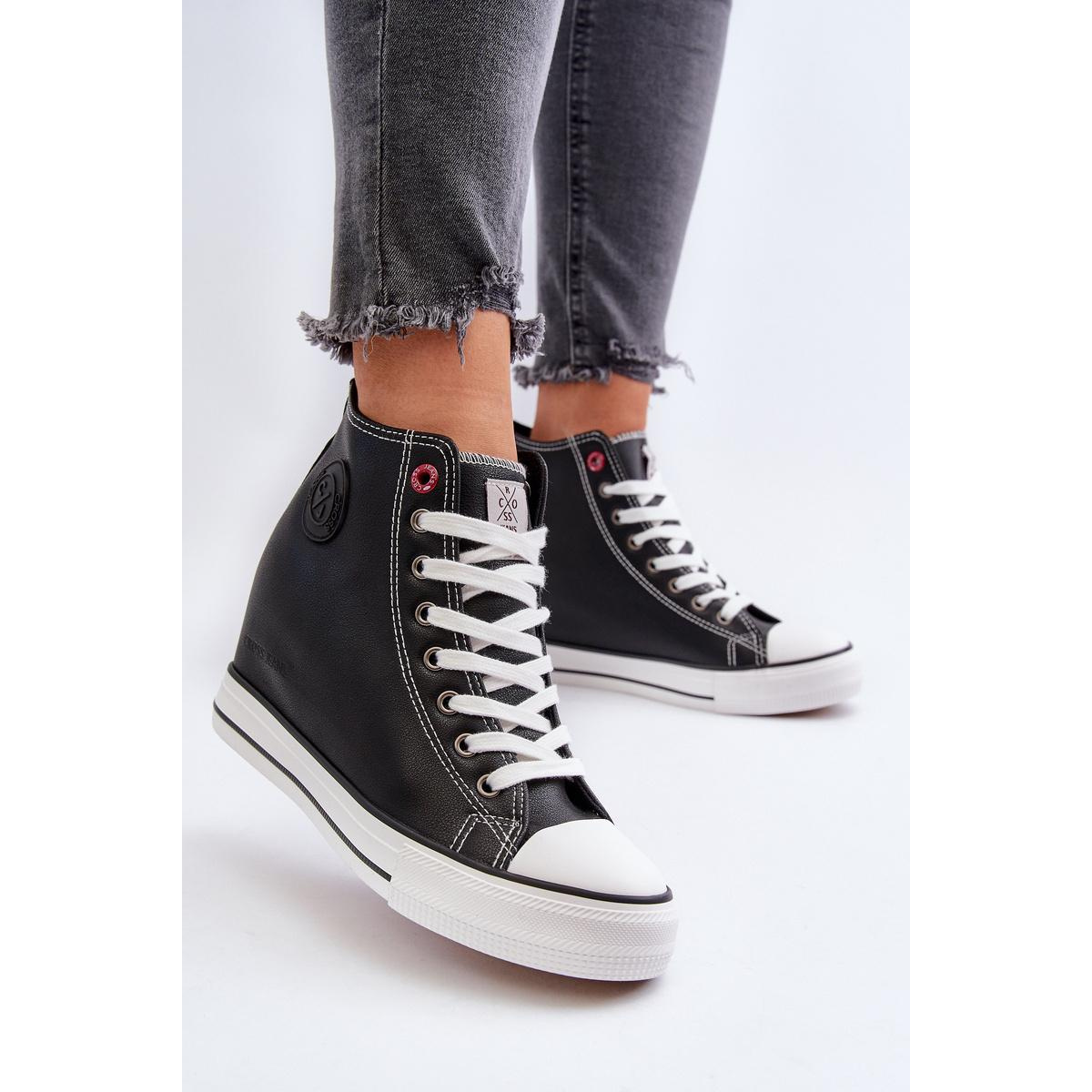 Dámske tenisky na klinu Cross Jeans NN2R4005 Čierne - Čierna