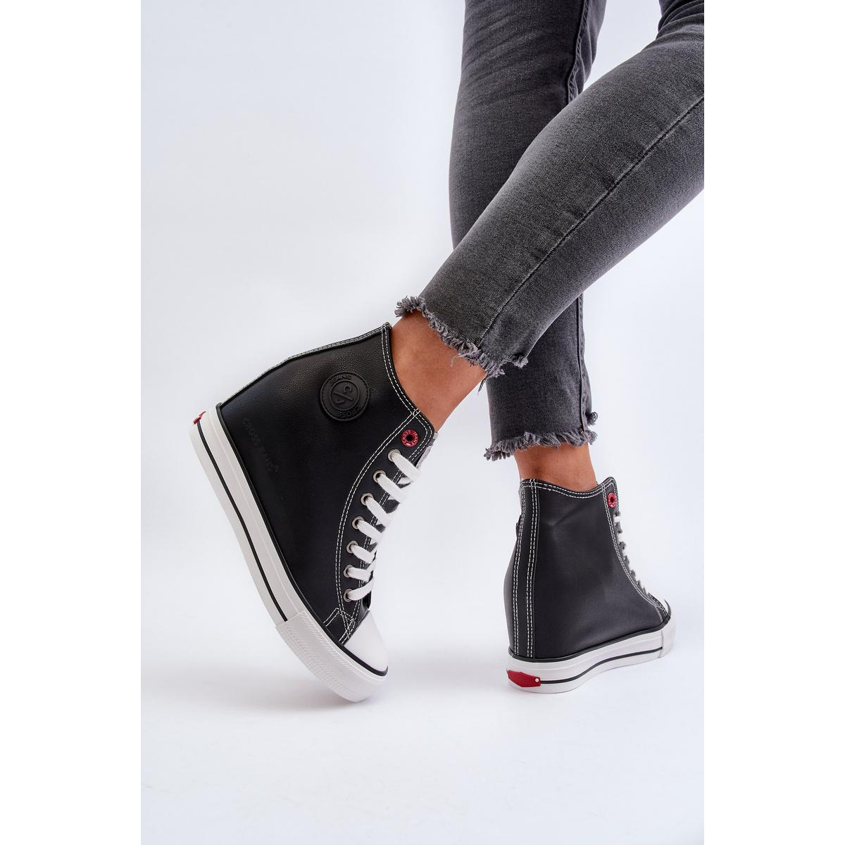Dámske tenisky na klinu Cross Jeans NN2R4005 Čierne - Čierna