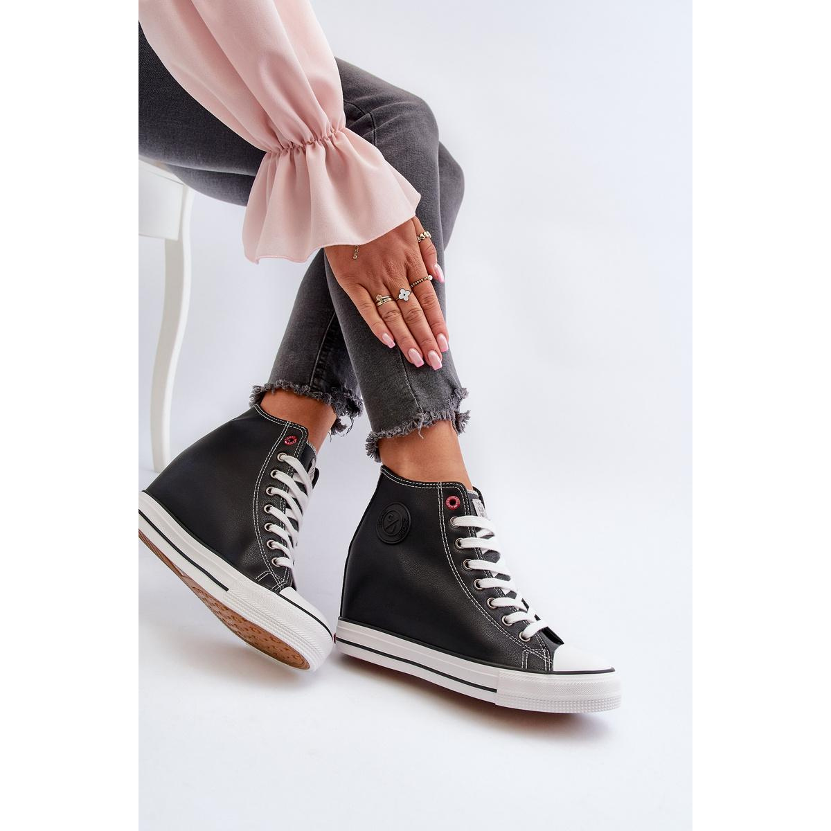 Dámske tenisky na klinu Cross Jeans NN2R4005 Čierne - Čierna