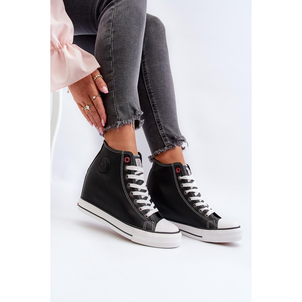 Dámske tenisky na klinu Cross Jeans NN2R4005 Čierne - Čierna
