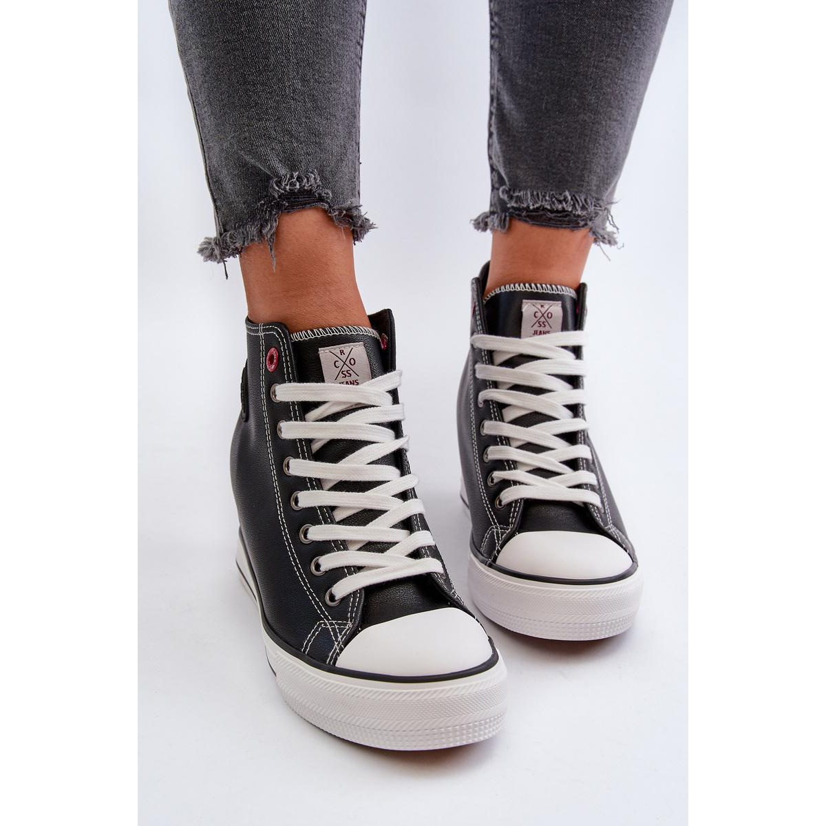 Dámske tenisky na klinu Cross Jeans NN2R4005 Čierne - Čierna