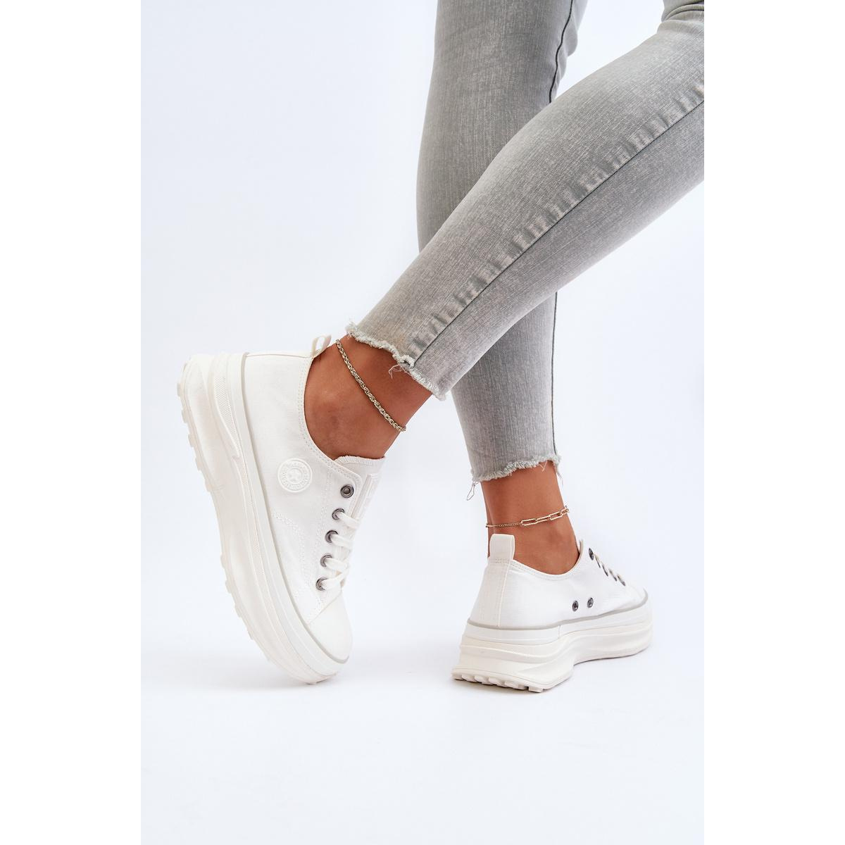 Dámske tenisky na masívnej podrážke Big Star NN274126 Biele - Biela