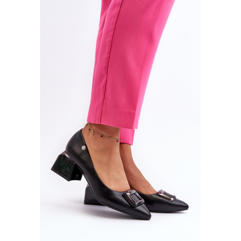 Lodičky Na Podpätku S Kockou S Ozdobou Z Ekokože Čierne Sarala - Čierna