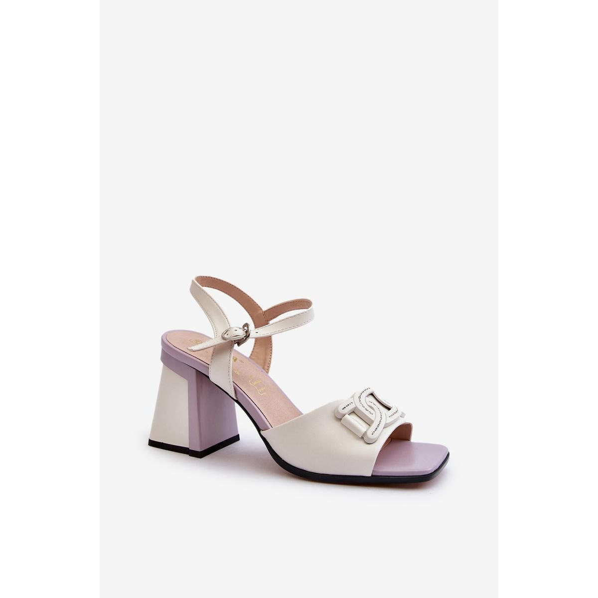 Elegantné sandále na opätku s bielou ozdobou D&A MR38-156
