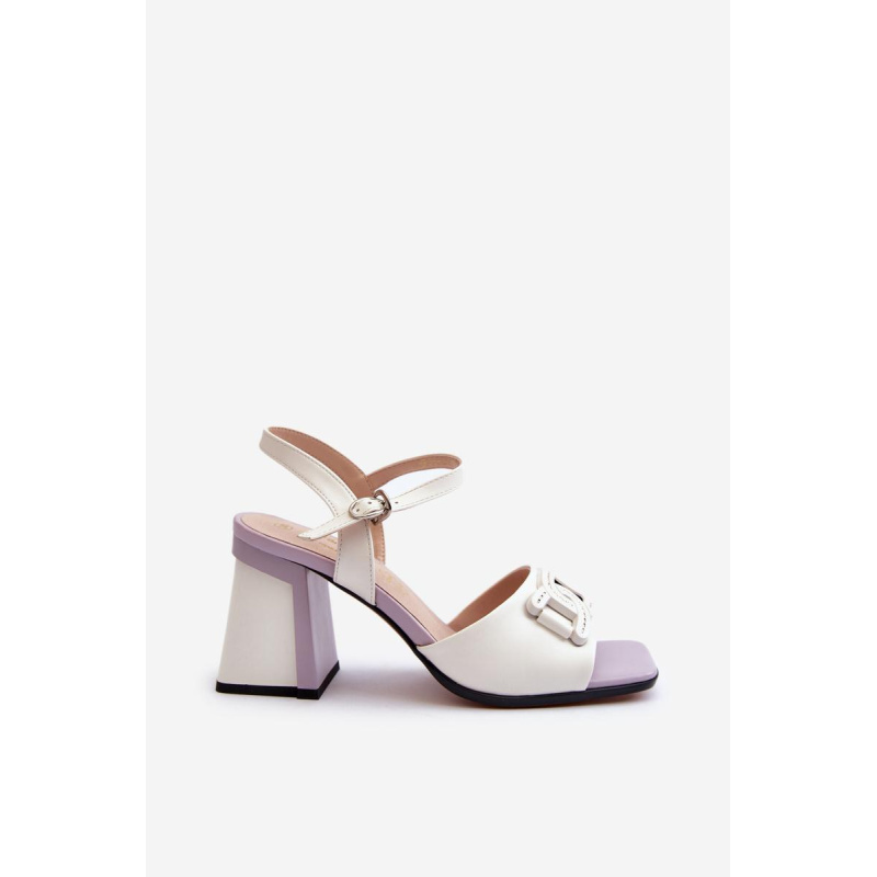 Elegantné sandále na opätku s bielou ozdobou D&A MR38-156