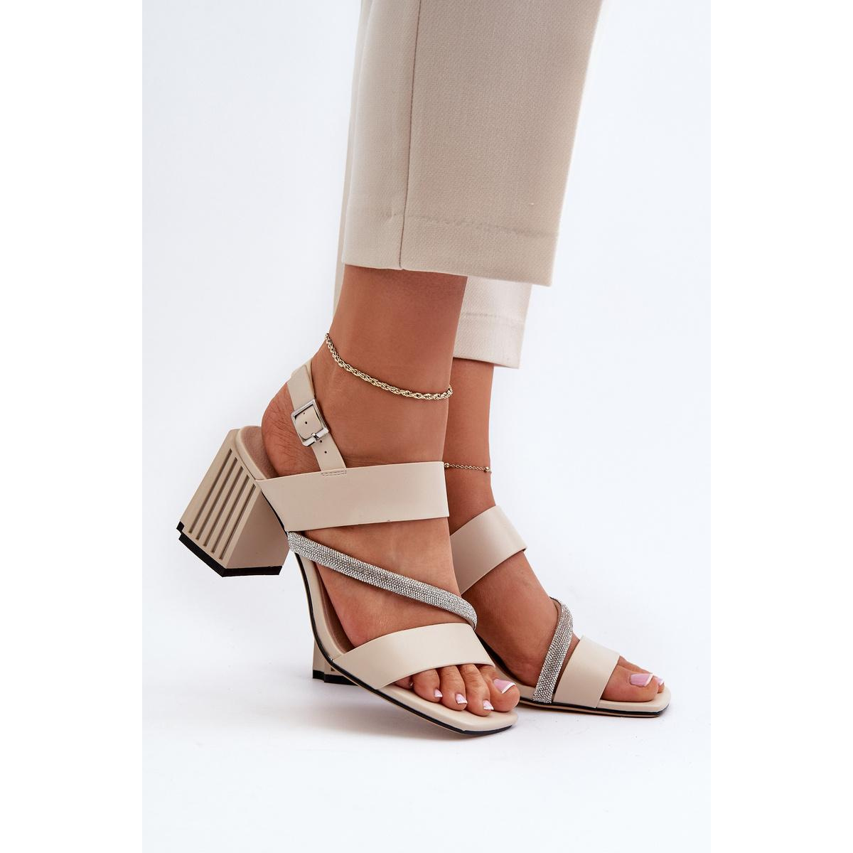 Dámske elegantné sandále na opätku béžové D&A MR38-549 - Béžová