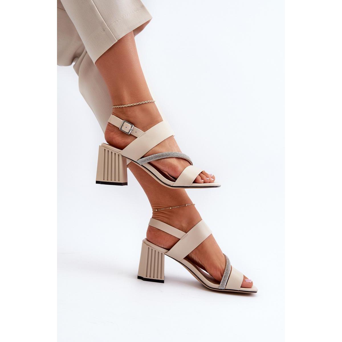 Dámske elegantné sandále na opätku béžové D&A MR38-549 - Béžová