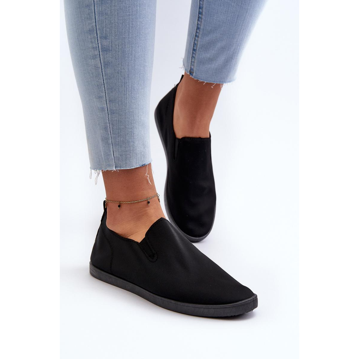 Dámske čierne tenisky Slip-On Lovinia - Čierna
