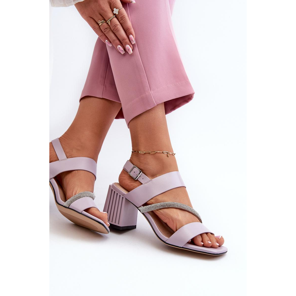 Dámske elegantné sandále na opätku fialové D&A MR38-549 - Odtiene fialovej