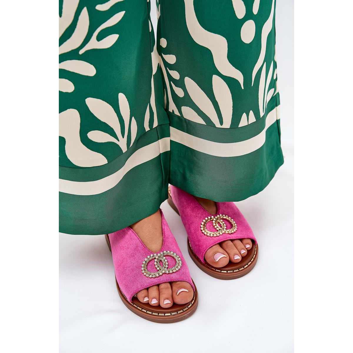 Dámske Sandále S Dekoráciou Na Plochéj Päte Eko Semišové Rúžové Ralisses - Odtiene ružovej