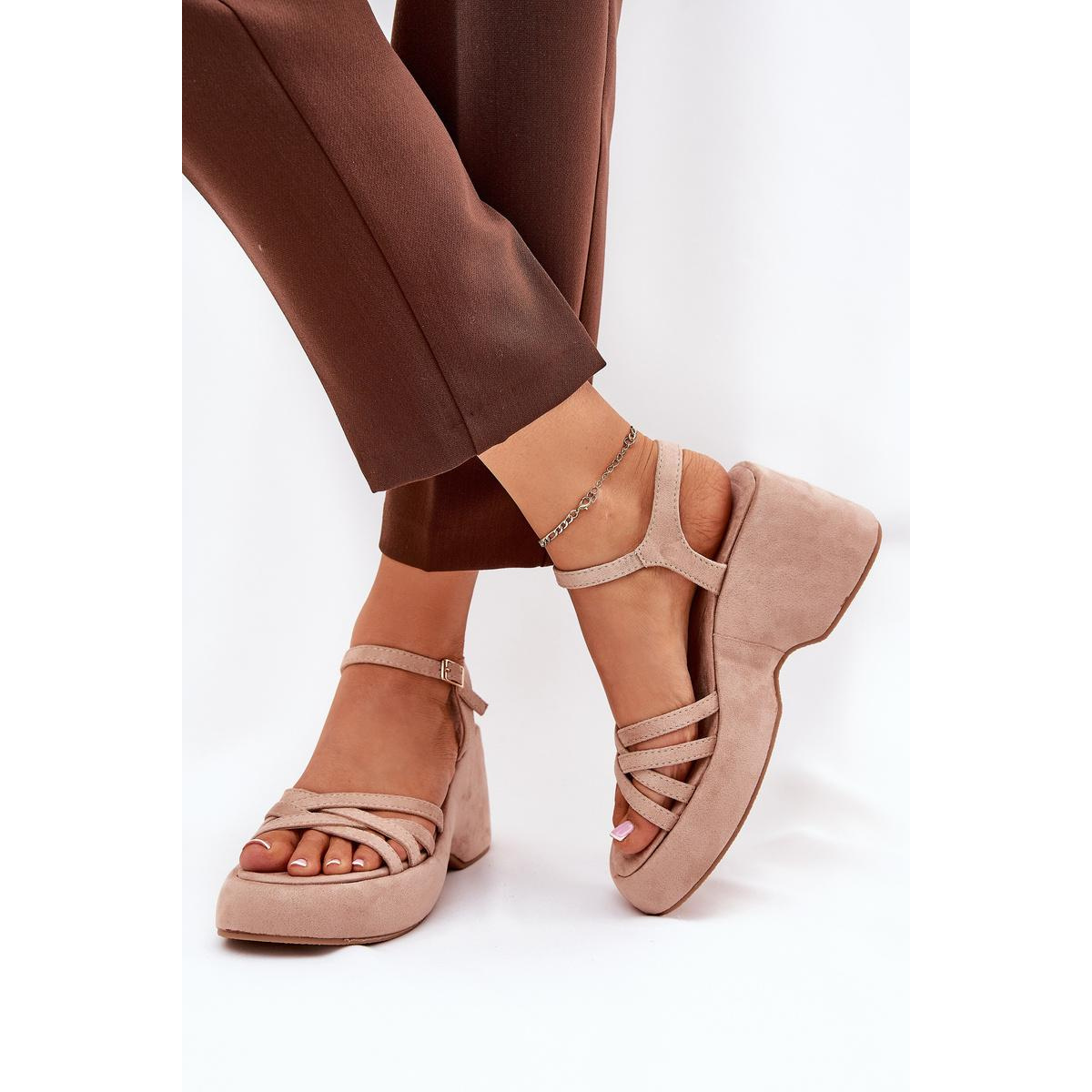 Sandal Na Platforme A Klíne Z Eko Semiša Béžové Nendal - Béžová