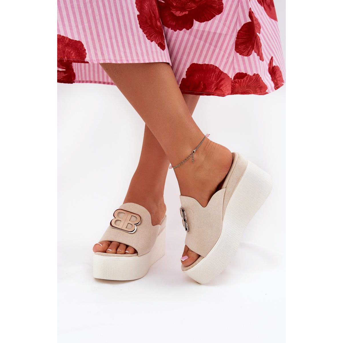Sandal na platforme a podpätku s ozdobou béžové Tanonea - Béžová